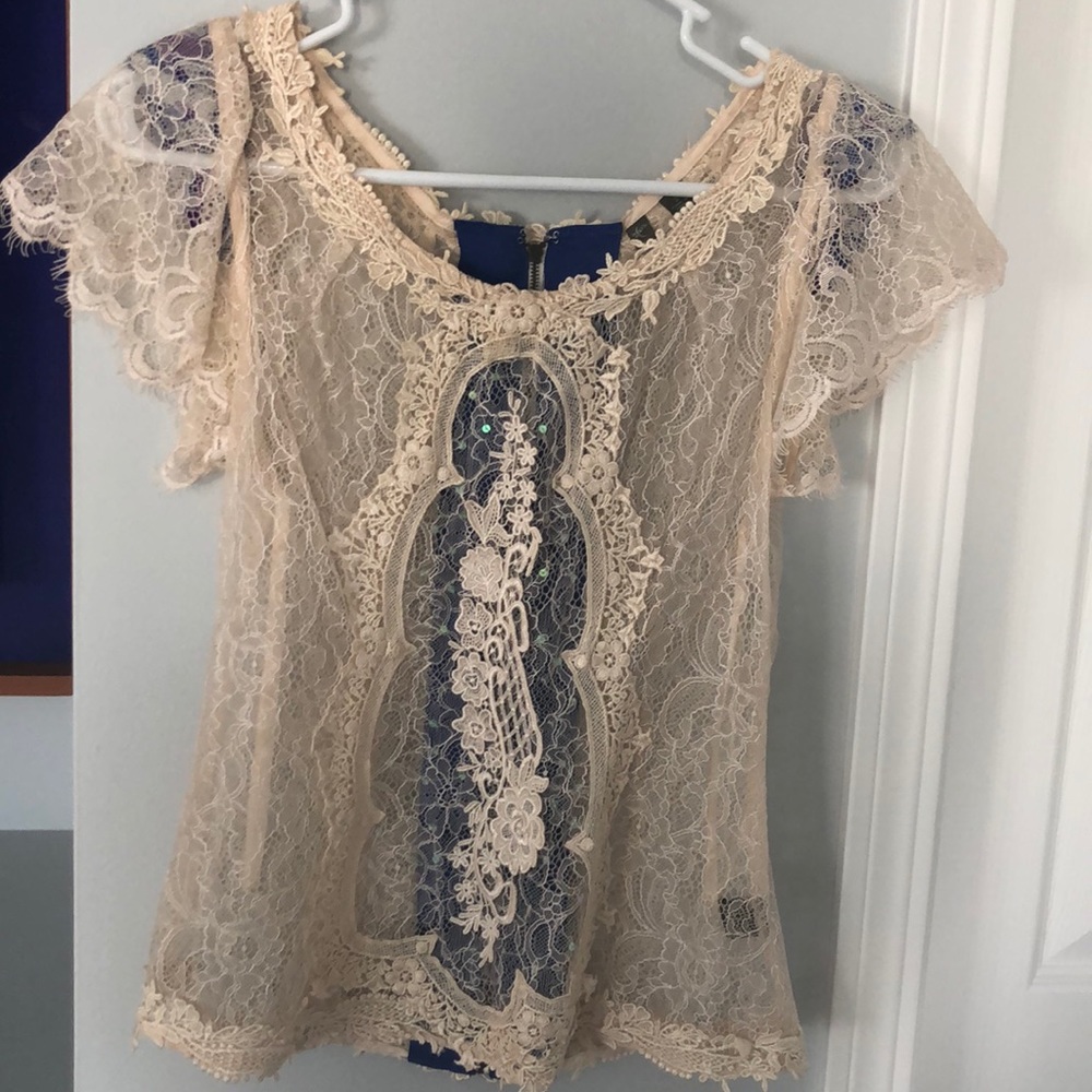 FEI ladies lacy blouse